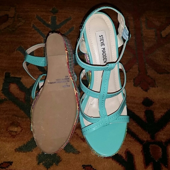 SOLD SOLD🚫🚫🚫🚫🚫Steve Madden Wedge Heels size 6 - Picture 2 of 2