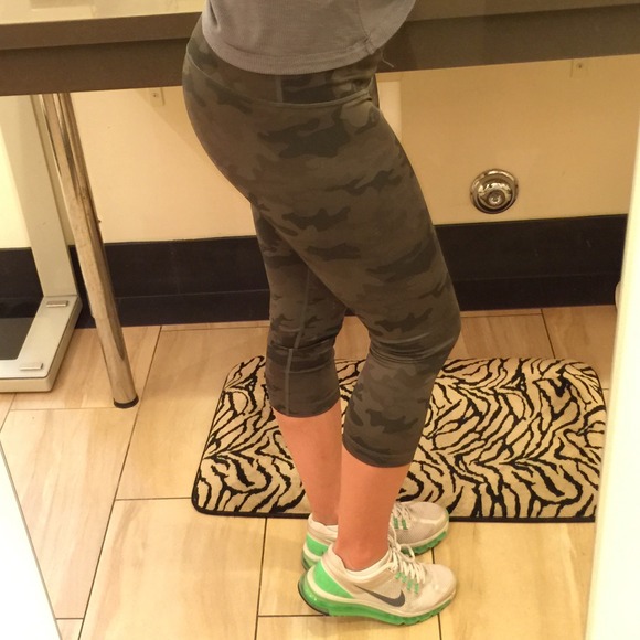 Lulu lemon crop pant