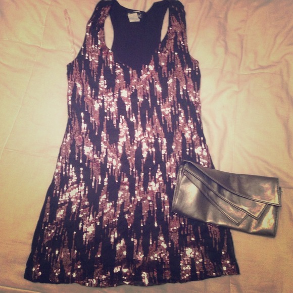 Sparkly Racer-back Long Tunic with Silver Clutch