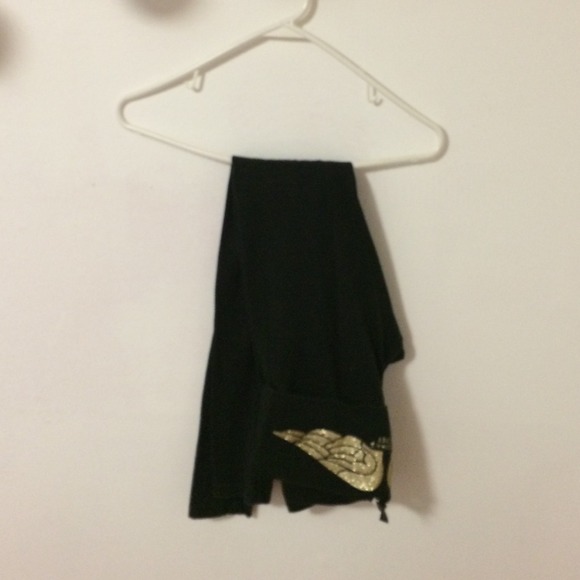 VS angel wing yoga leggings