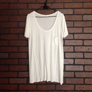 Brandy Melville ribbed pocket tee