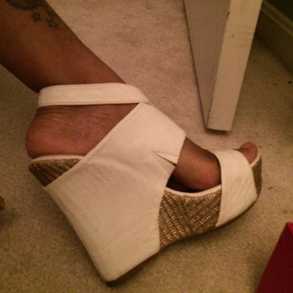 Sandals - Picture 3 of 3