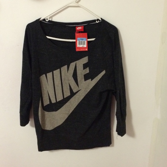 Nike 3/4 sleeve shirt