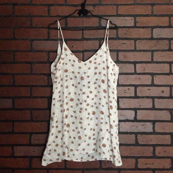 Brandy Melville Lynette dress