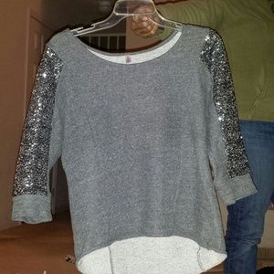 Sweat shirt with bling