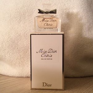 Miss Dior Cherie mini