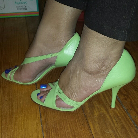 Shoes - Picture 2 of 4