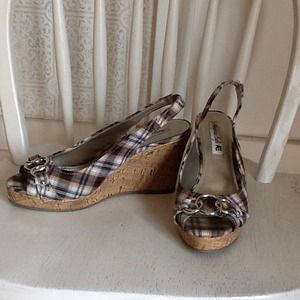 American Eagle wedge shoes