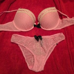 Victoria Secrets  lingerie set