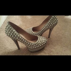 Vince Camuto Silver spiked silver platform heels