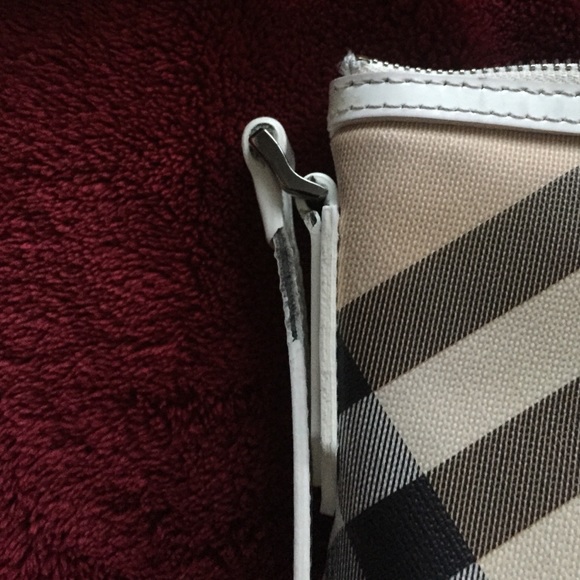 Burberry Crossbody - Picture 4 of 5
