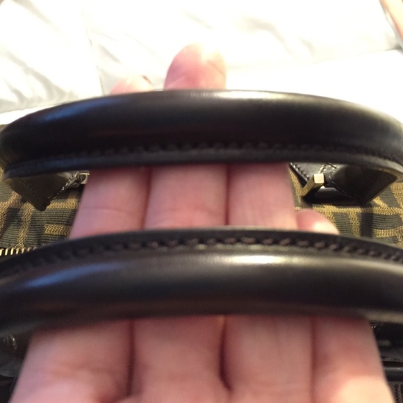 👜 Additional pics of FENDI Boston Bag 👜