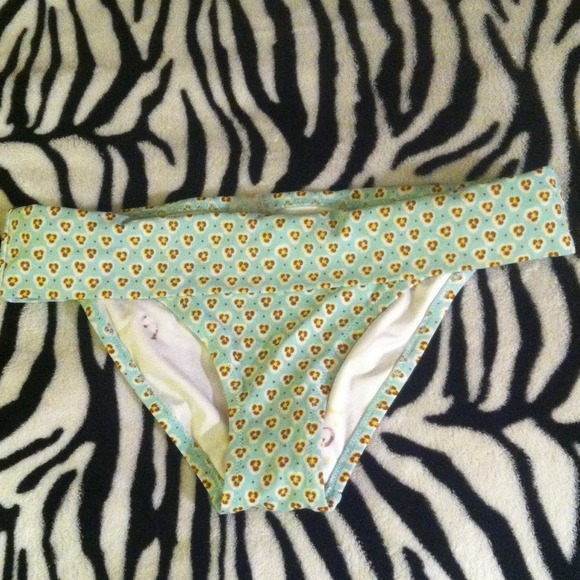 VS bathing suit bottom