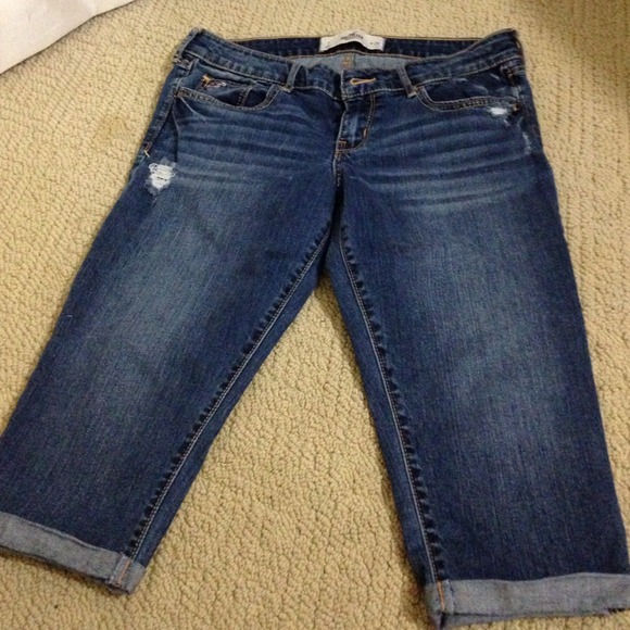 Holister medium dark (wash size7)