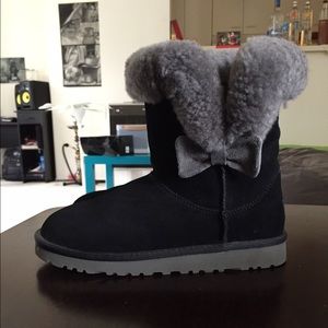 Brand new black uggs