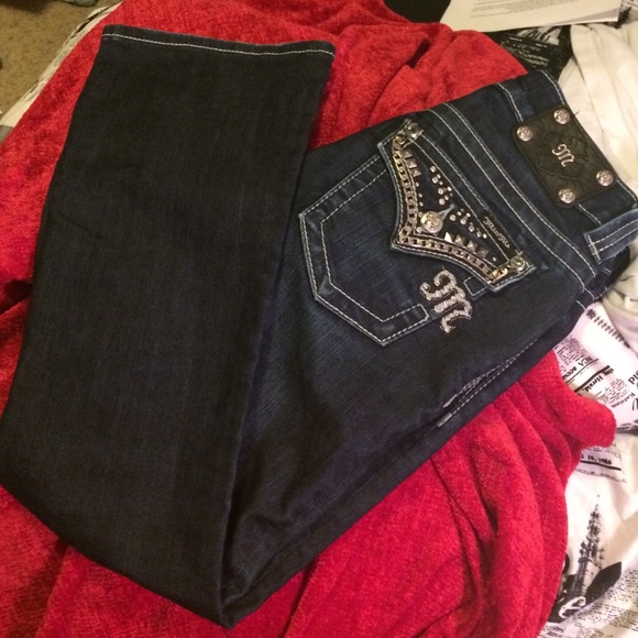 BARELY WORN Boot cut Miss Me Jeans - Picture 1 of 4
