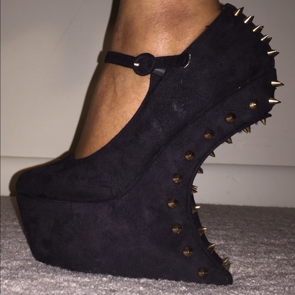 Heel less wedges