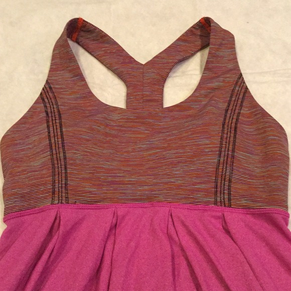 Lululemon Tank sz 4 Fuschia/Striped Y Back