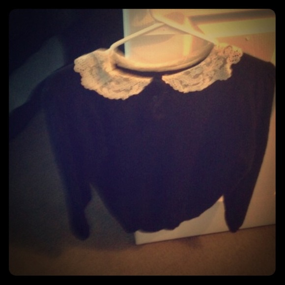 MAKE UR OFFER! Vintage black n white sweater🎉🎉🎉