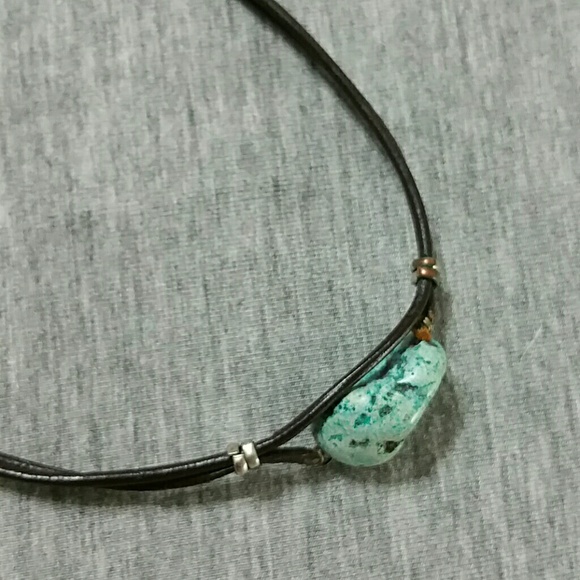 Green Turquoise Stone and Leather Necklace