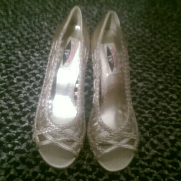 Used once - Picture 2 of 3