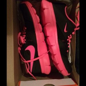 Brand new nike running shoes.