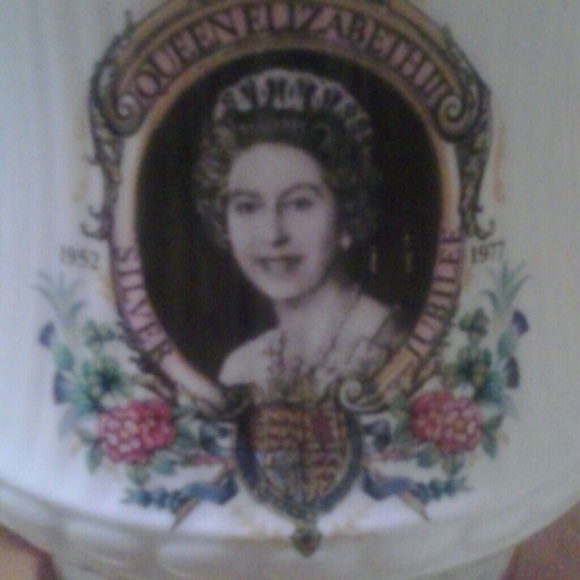 Fine bone chins it says estd:1875