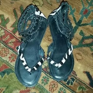 Zigi girl size 7 sandal with ankle wrap zip back