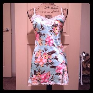 Floral slip; Victoria's Secret 💕💕