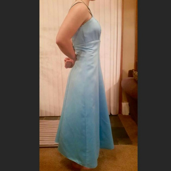 Gown - Picture 3 of 3