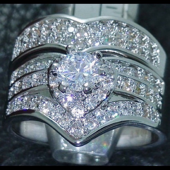 Jewelry - WHITE GOLD PLATED WEDDING 2pc set