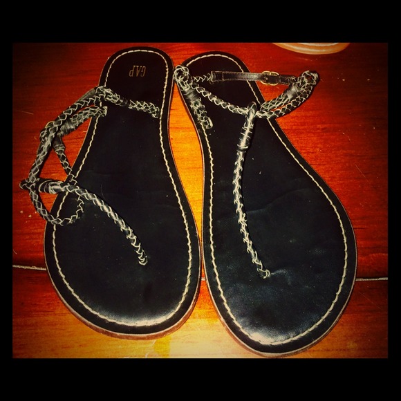 🌺black gap sandals 🌺very cute ☺️