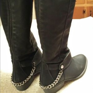 Tall black boots new