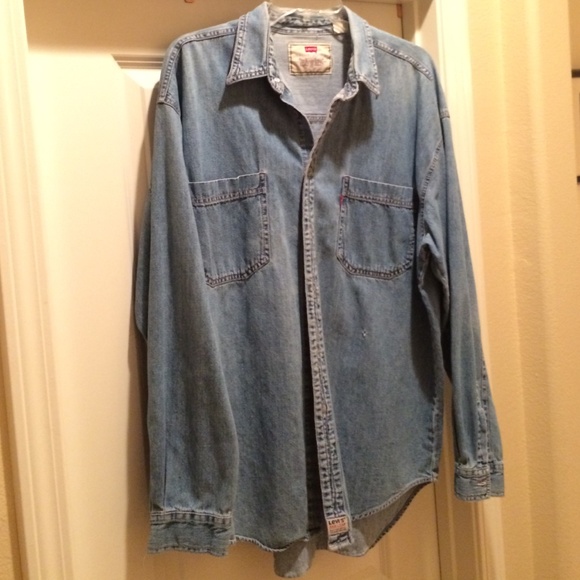 Men's Levi denim shirt