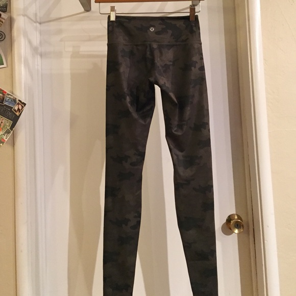 Lululemon camo legging