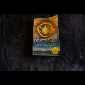 Divergent book