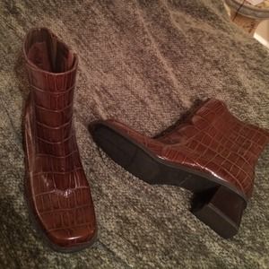 New Naturalizer brown faux croc leather boots