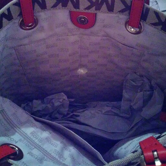 FINAL REDUCTION** Michael Kors **NO TRADES** - Picture 3 of 3