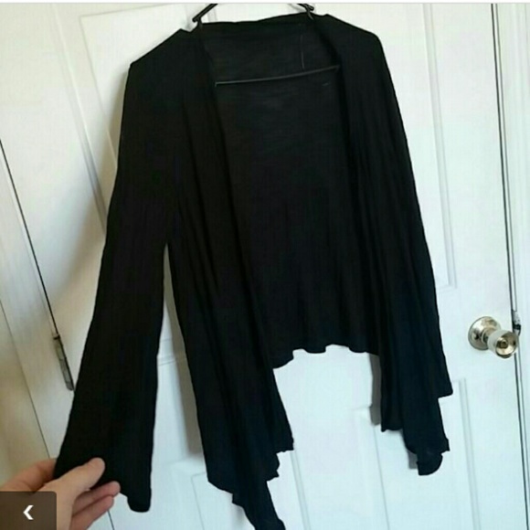 Pretty black light weight sweater