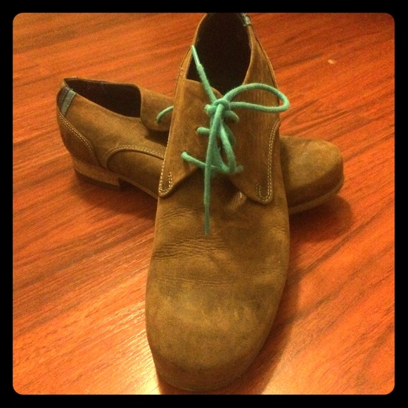 John Fluevog Padio - Picture 1 of 3