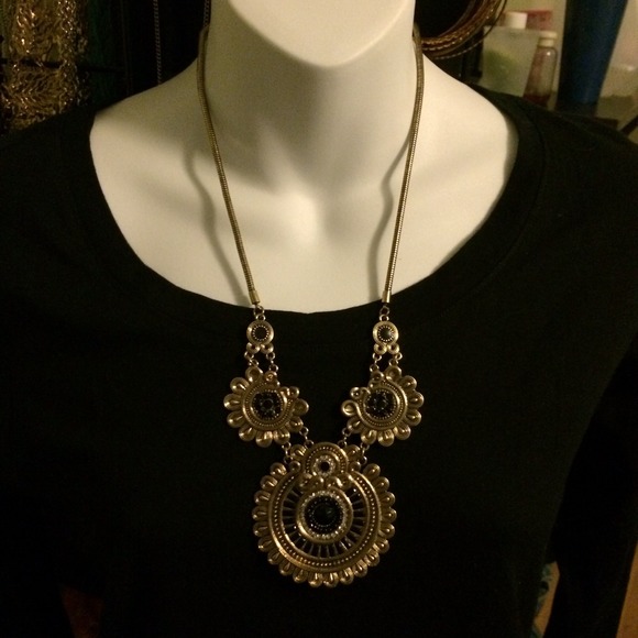 Statement necklace