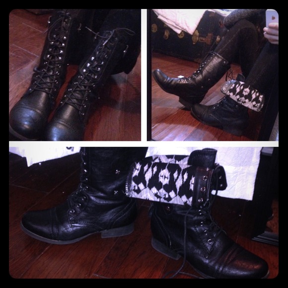 Biker look boots.