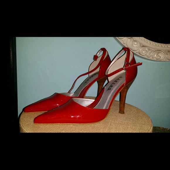 Baker's Red Pumps