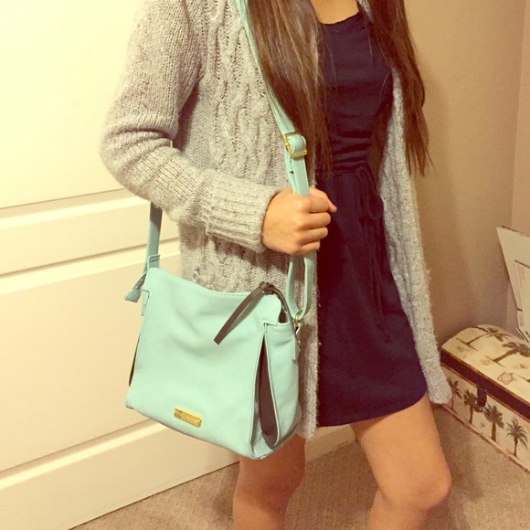 ADDITIONAL PICTURES Steve Madden Crossbody
