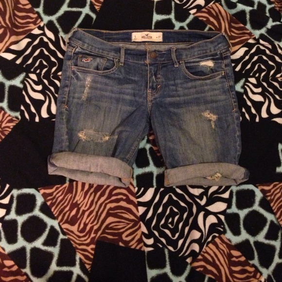 Hollister Denim - Distressed Boyfriend Fit Shorts