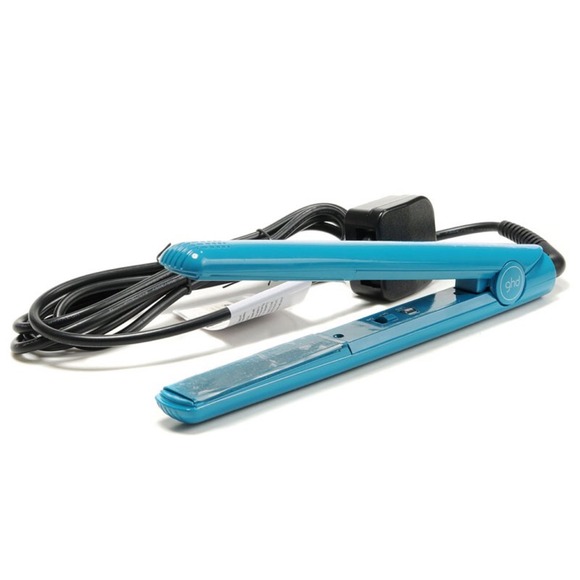 Traveling hair straightener