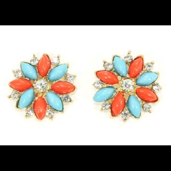 Flower studs earrings