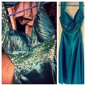 Gorgeous teal sequin Dave & Johnny dress. Size 5/6