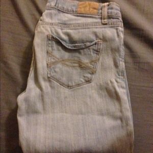 Abercrombie & Fitch size 4 light wash denim jeans.