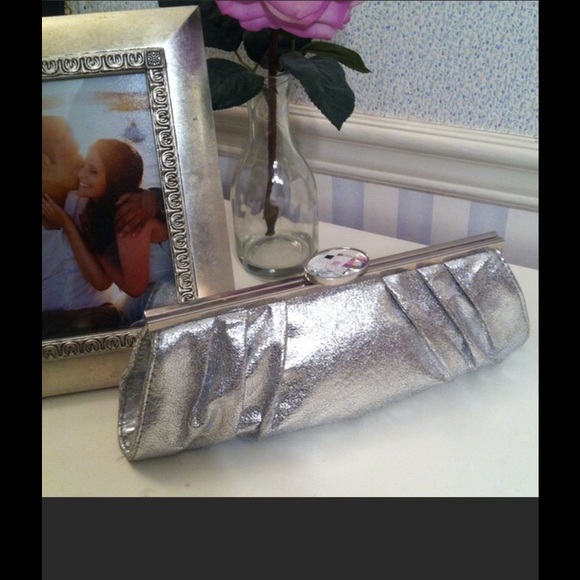 ❤️ Silver clutch